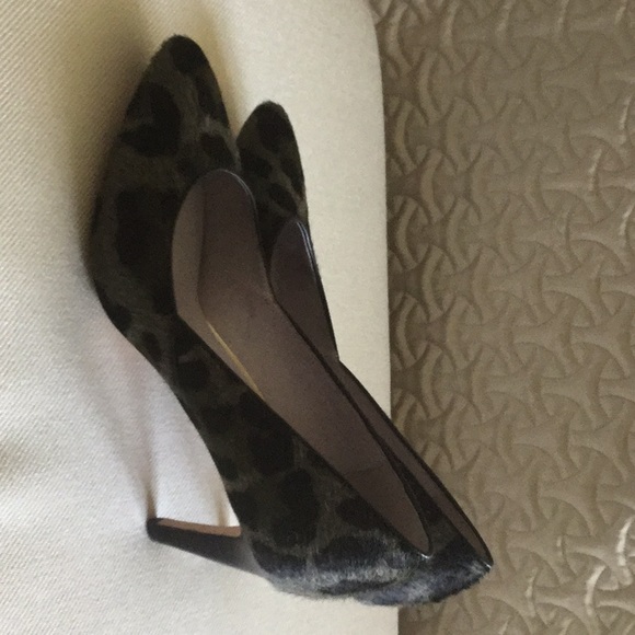 Heels - Picture 2 of 3